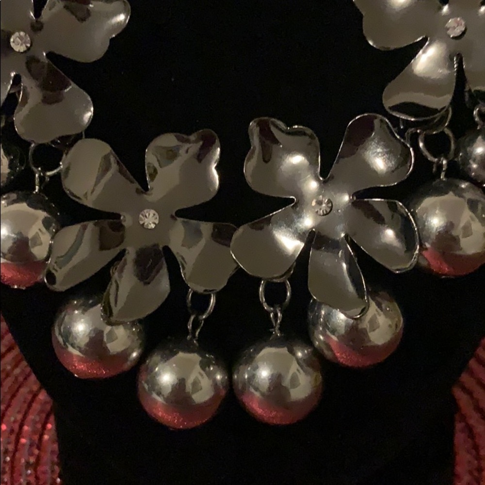 Necklace - Picture 2 of 6